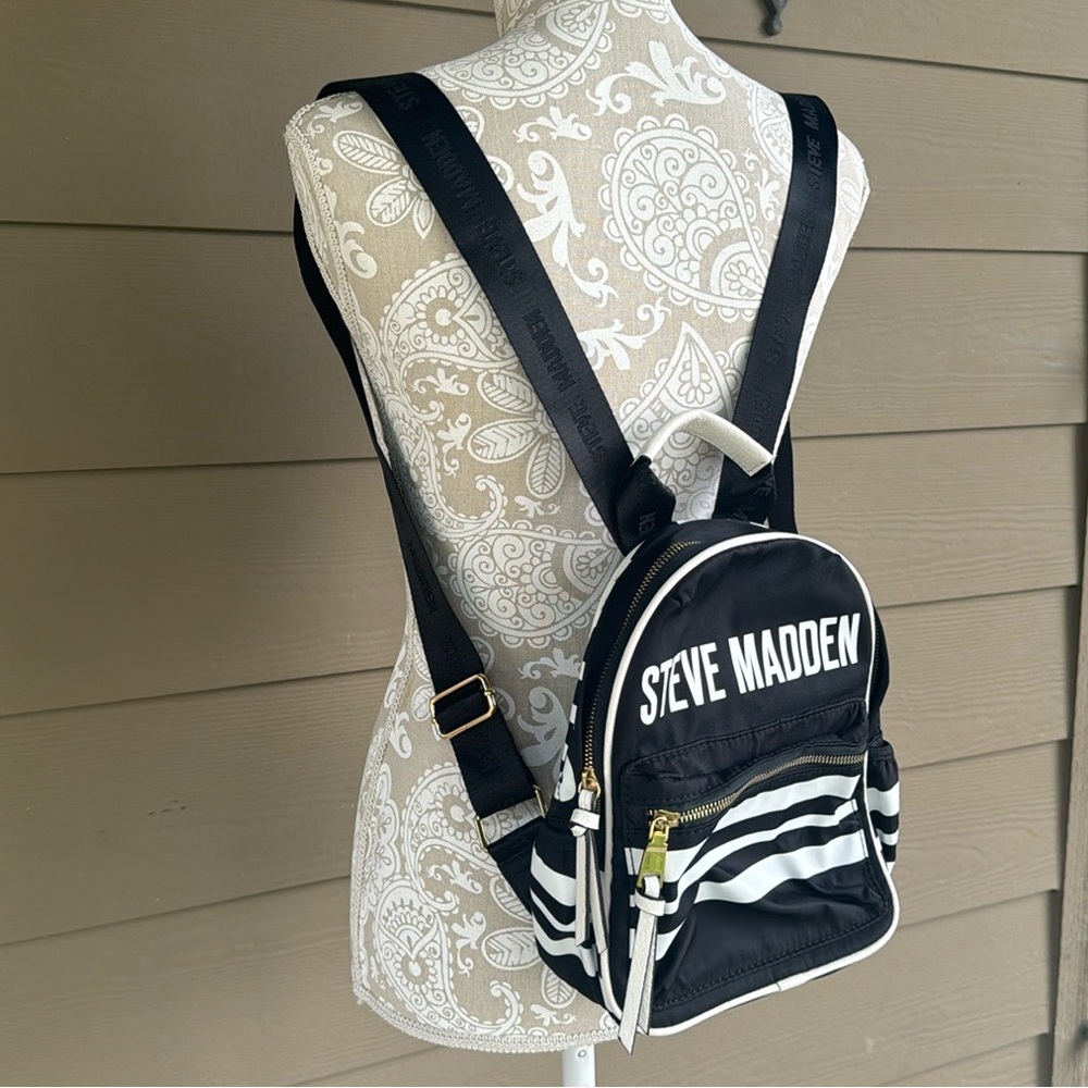 Steve Madden mini backpack - Picture 1 of 6